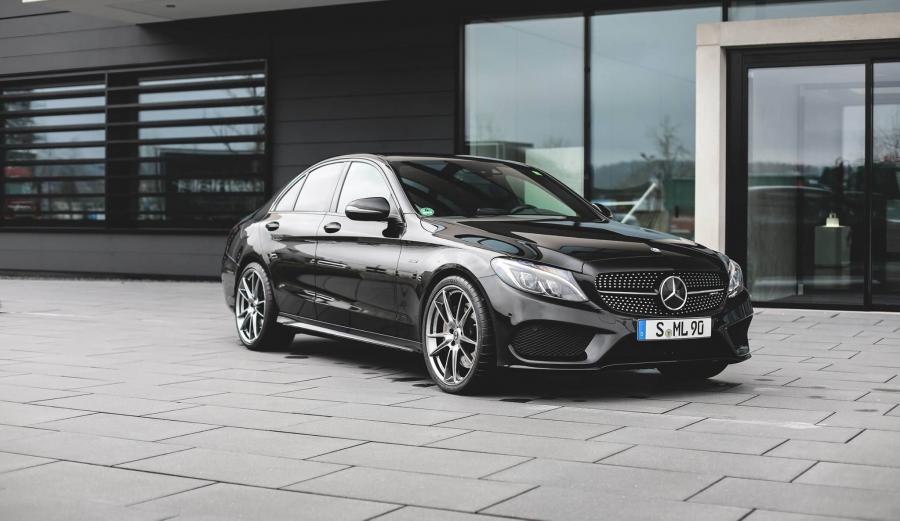  Mercedes-AMG C43 4Matic on HRE Wheels (FF04) 2018 года  (фото 1 из 5)